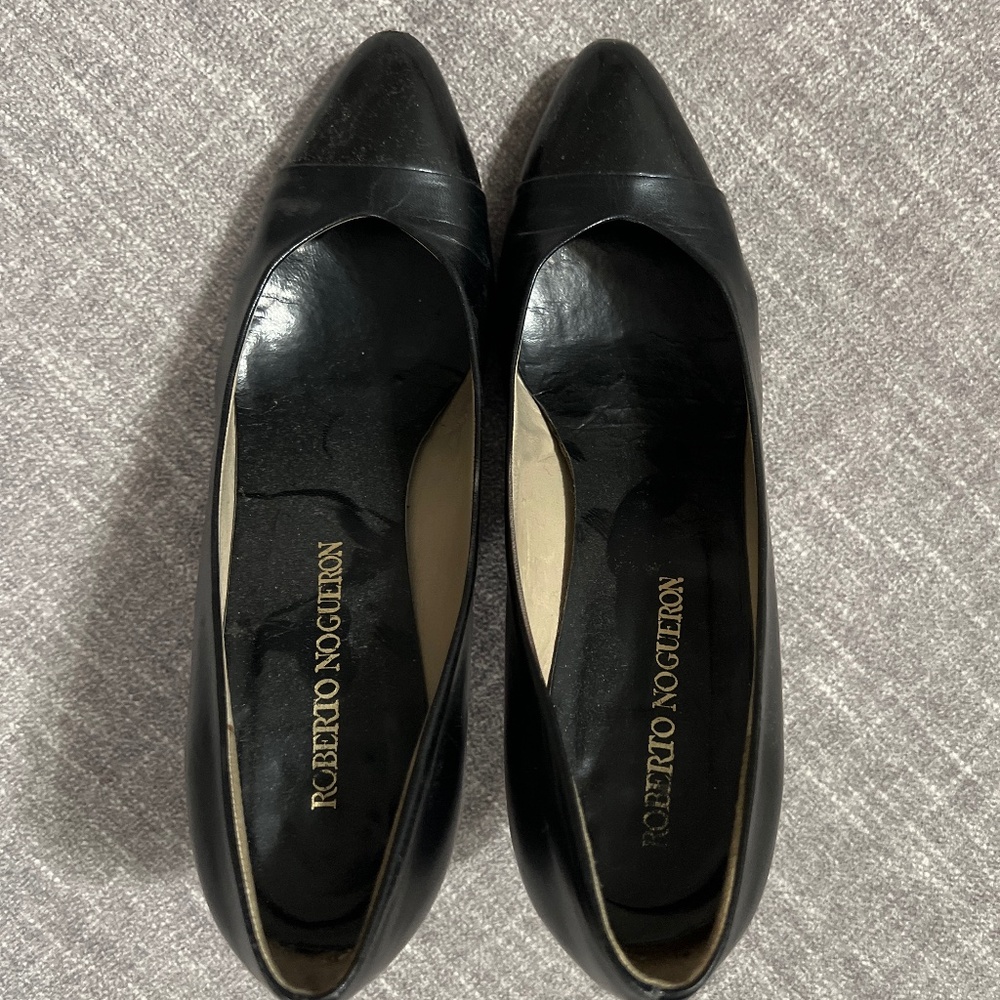 Roberto Nogueron black pumps